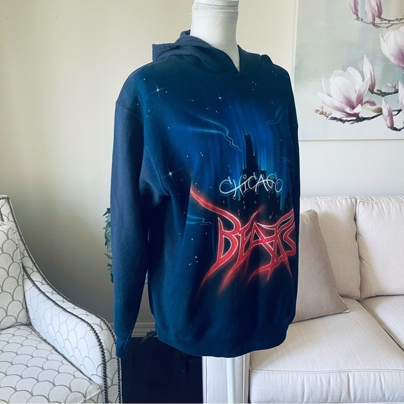 Chicago Bears Graffiti Hooded Pullover Sweatshirt - Picture 4 of 16